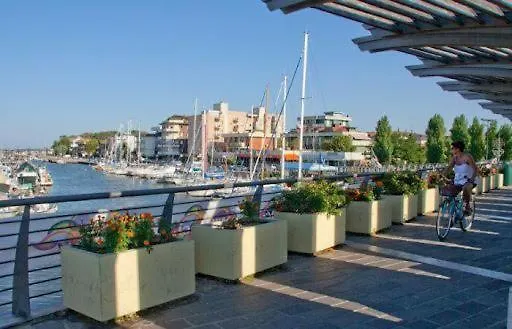 Hotel Adriatico 벨레지아아지마리나 이탈리아